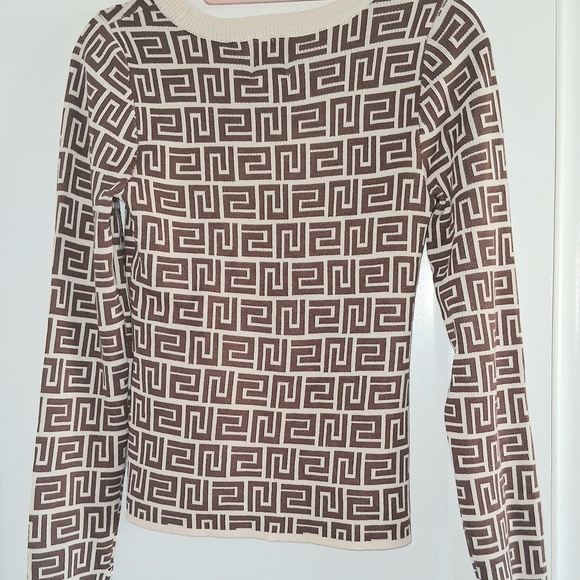 Elegant Geometric Long Sleeve Women's Top - Picture 3 of 4